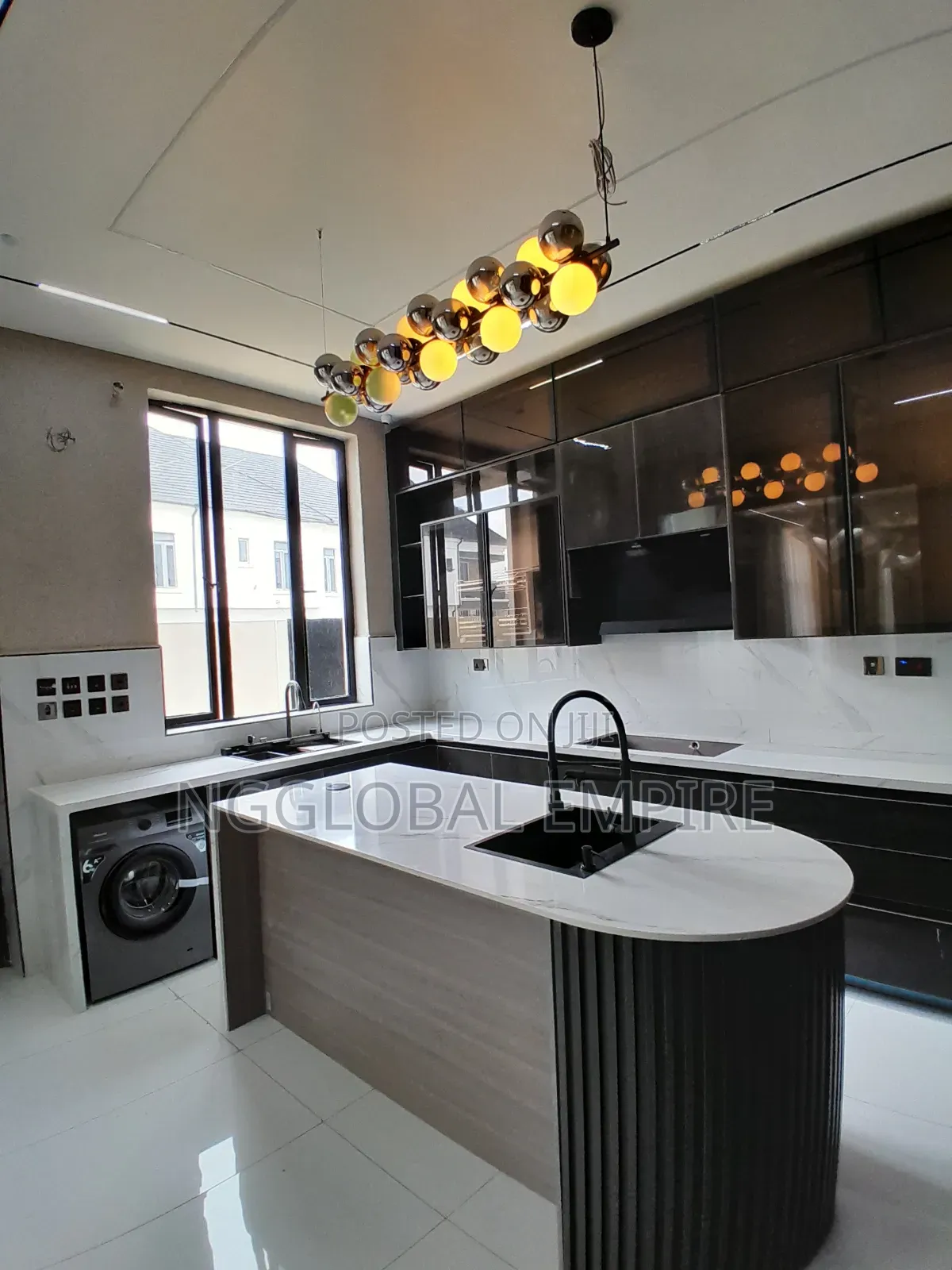 Furnished 5bdrm Duplex in Royal Pine, Chevron for sale