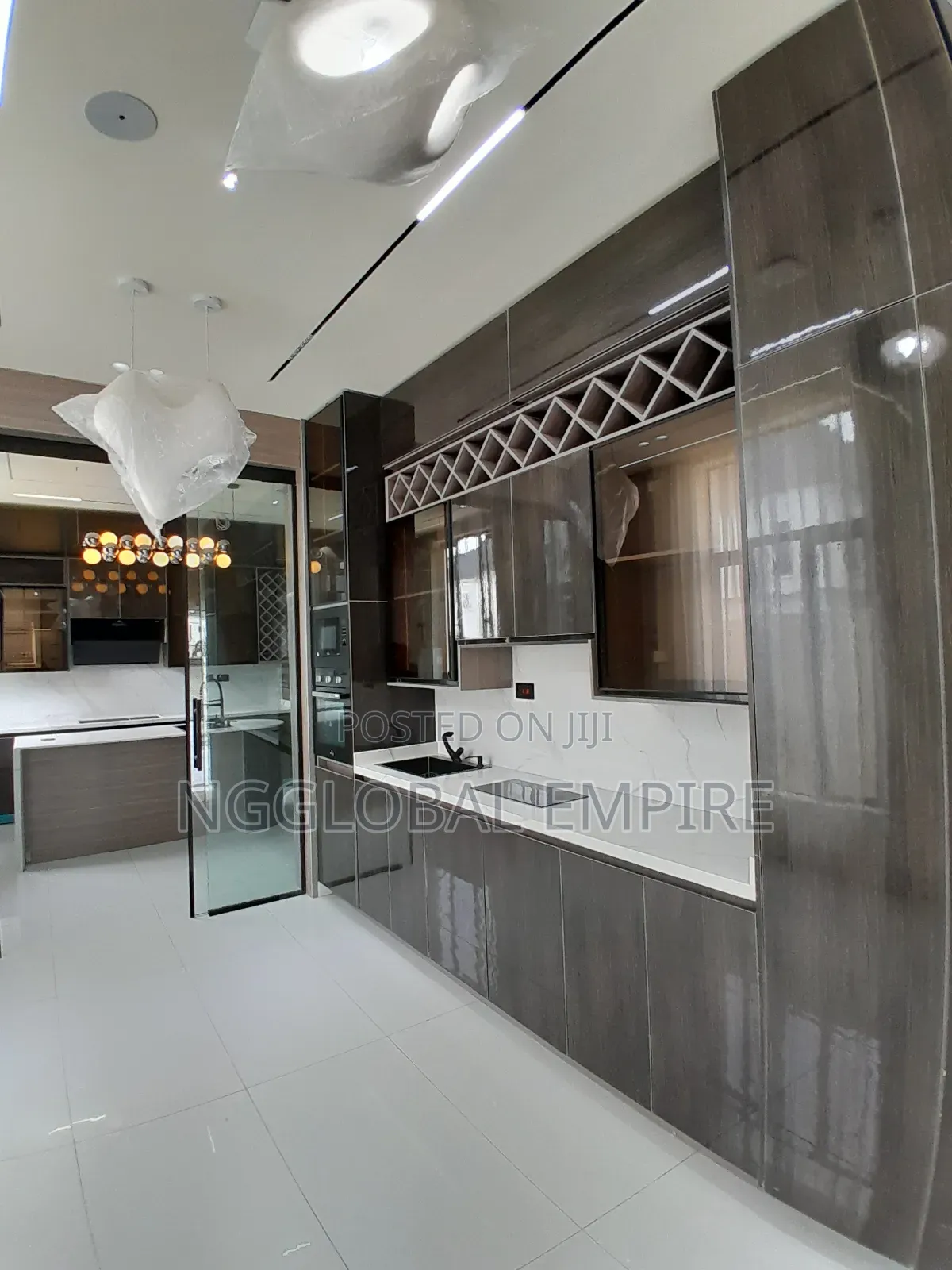 Furnished 5bdrm Duplex in Royal Pine, Chevron for sale
