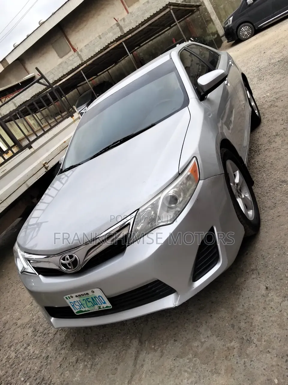 Toyota Camry LE 4dr Sedan (2.5L 4cyl 6A) 2013 Silver