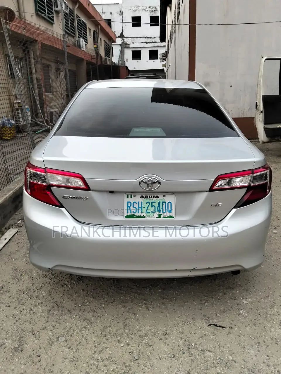 Toyota Camry LE 4dr Sedan (2.5L 4cyl 6A) 2013 Silver