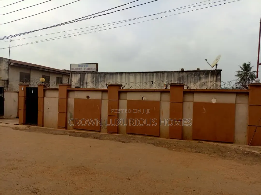 22 Rooms Hotel For Sale