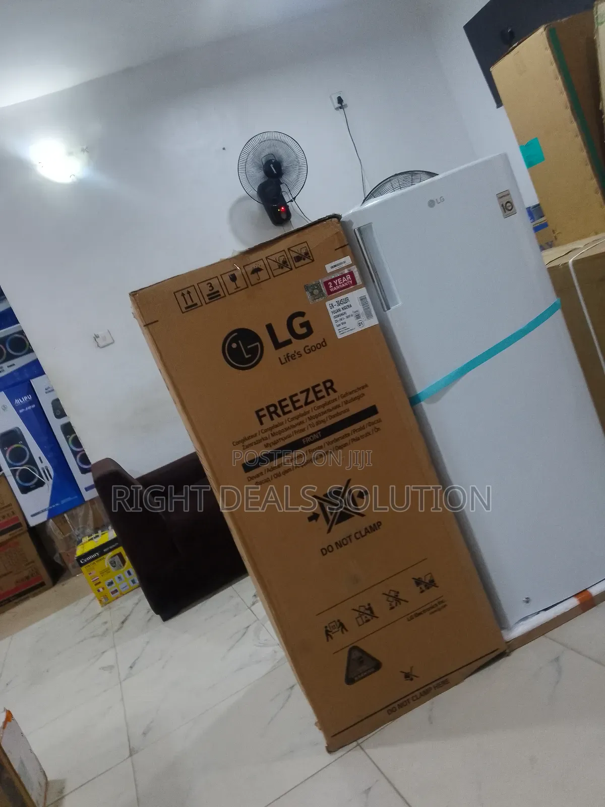 Efficient White Freezer With Reversible Door Interior Led Light