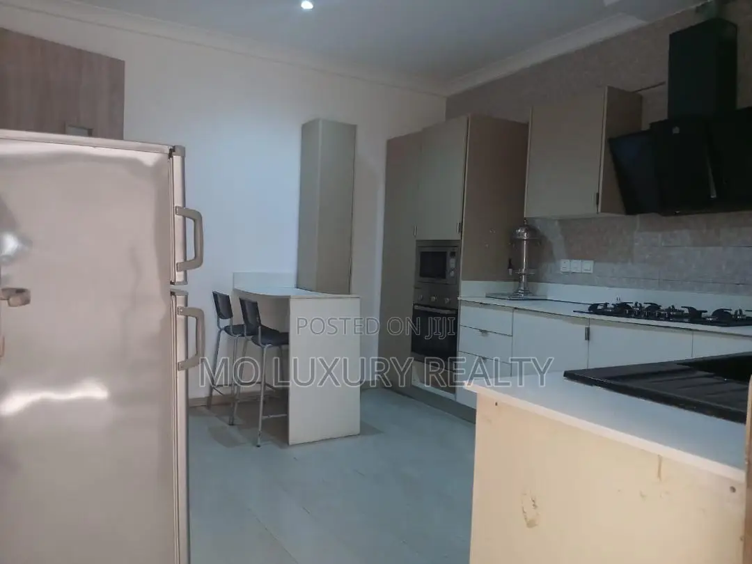 3bdrm Apartment in Lekki Phase 1 for rent