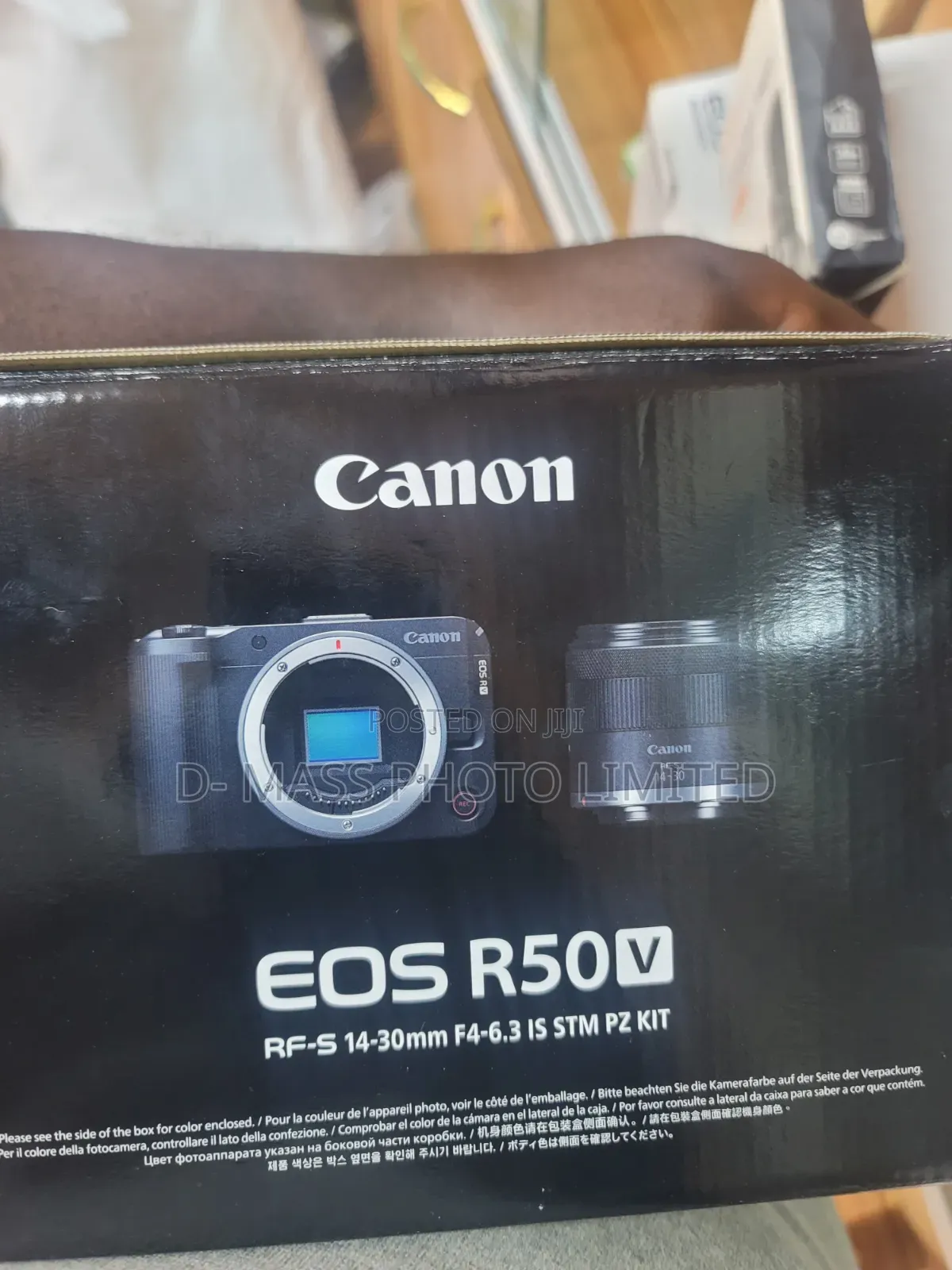 Canon Camera R50v With the Lens 14-30mm