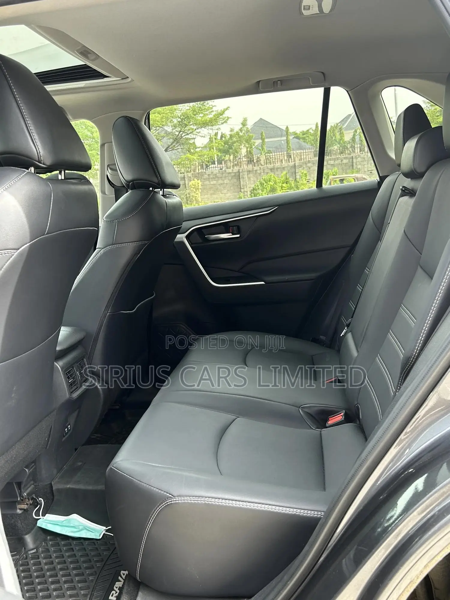 Toyota RAV4 XLE 2021 Gray