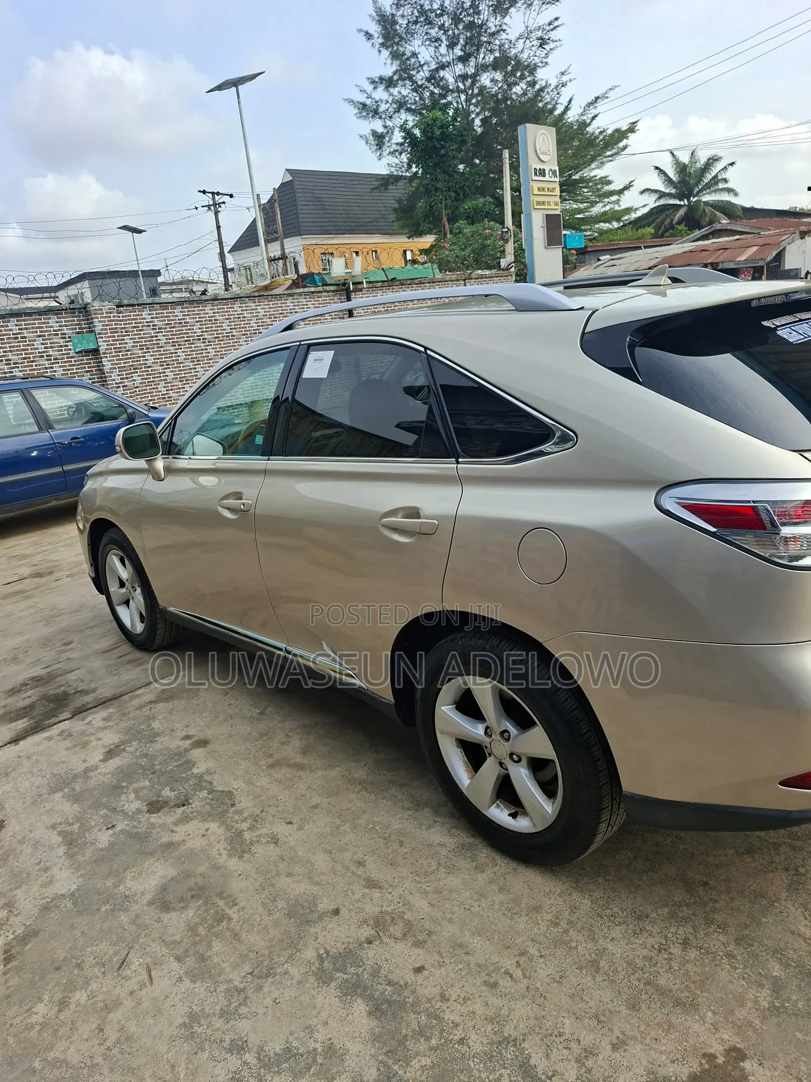 Lexus RX 350 2011 Gold
