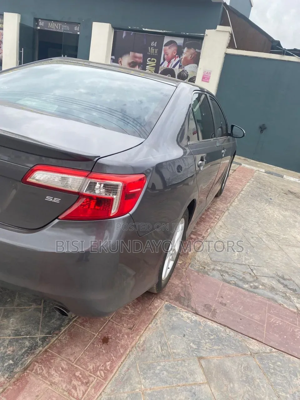 Toyota Camry SE 4dr Sedan (2.5L 4cyl 6A) 2013 Gray