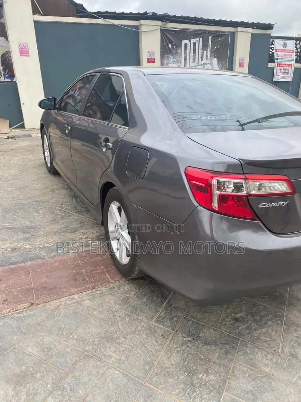 Toyota Camry SE 4dr Sedan (2.5L 4cyl 6A) 2013 Gray