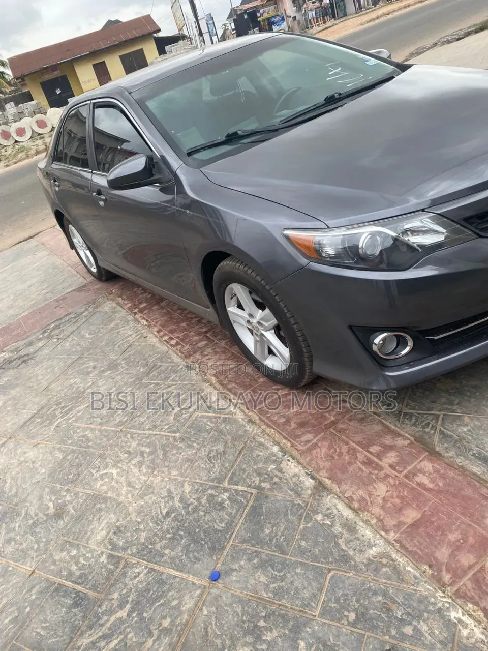 Toyota Camry SE 4dr Sedan (2.5L 4cyl 6A) 2013 Gray