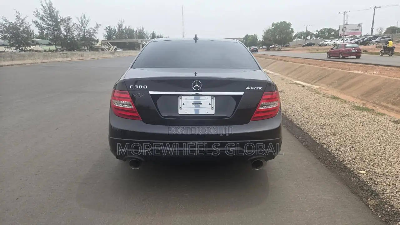 Mercedes-Benz C300 Luxury 4Matic Sedan AWD (3.0L 6cyl 7A) 2012 Black