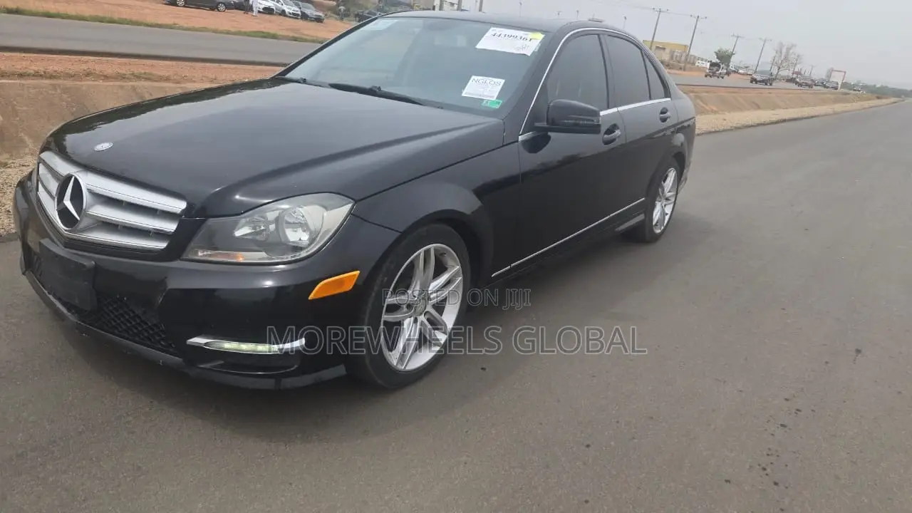 Mercedes-Benz C300 Luxury 4Matic Sedan AWD (3.0L 6cyl 7A) 2012 Black