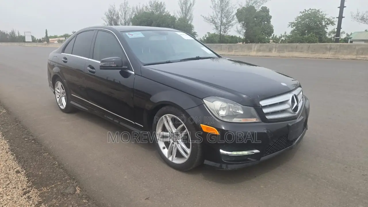 Mercedes-Benz C300 Luxury 4Matic Sedan AWD (3.0L 6cyl 7A) 2012 Black