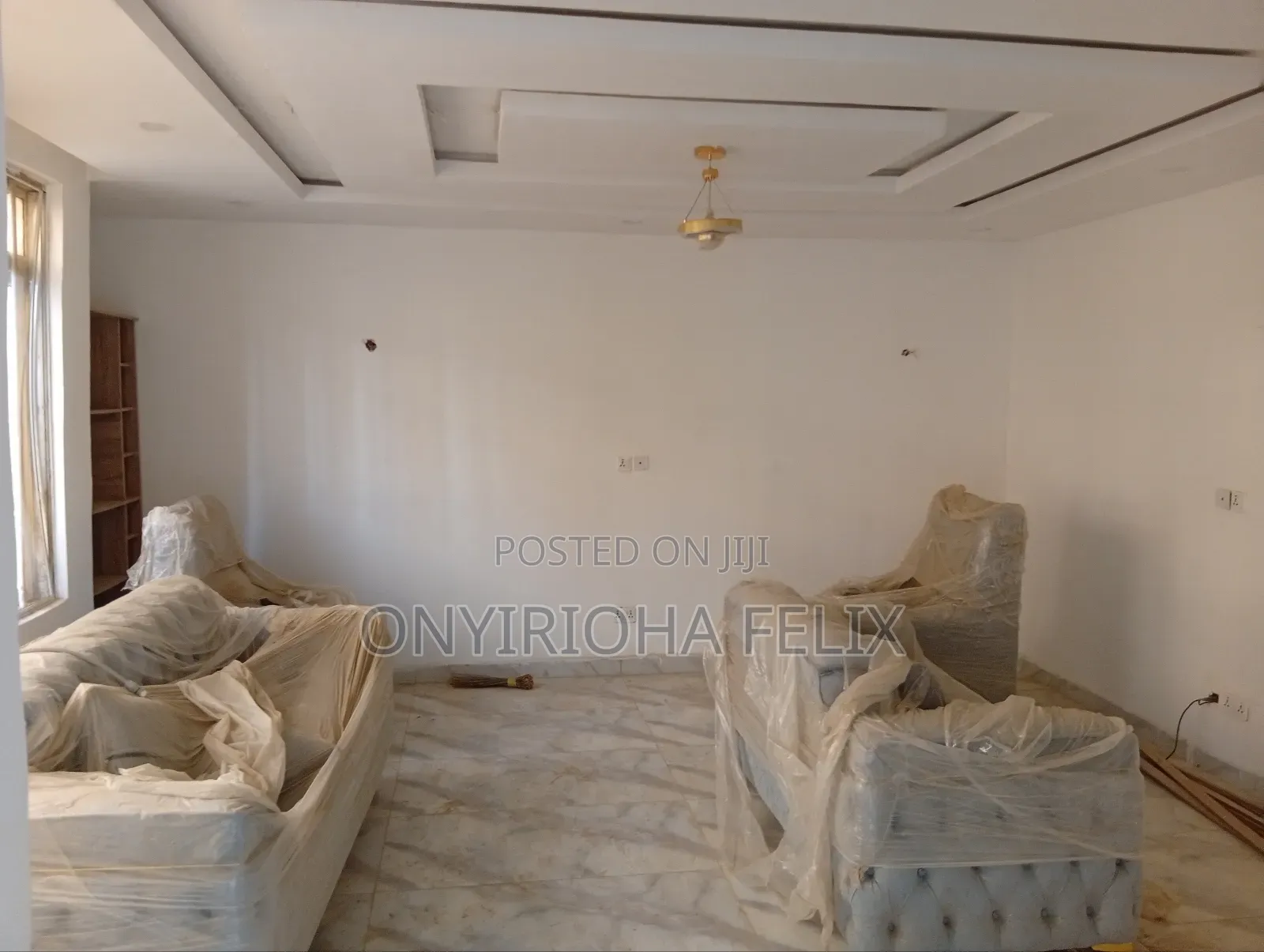 5bdrm Townhouse / Terrace in Gwarinpa Off 3Rd, Life Camp for rent