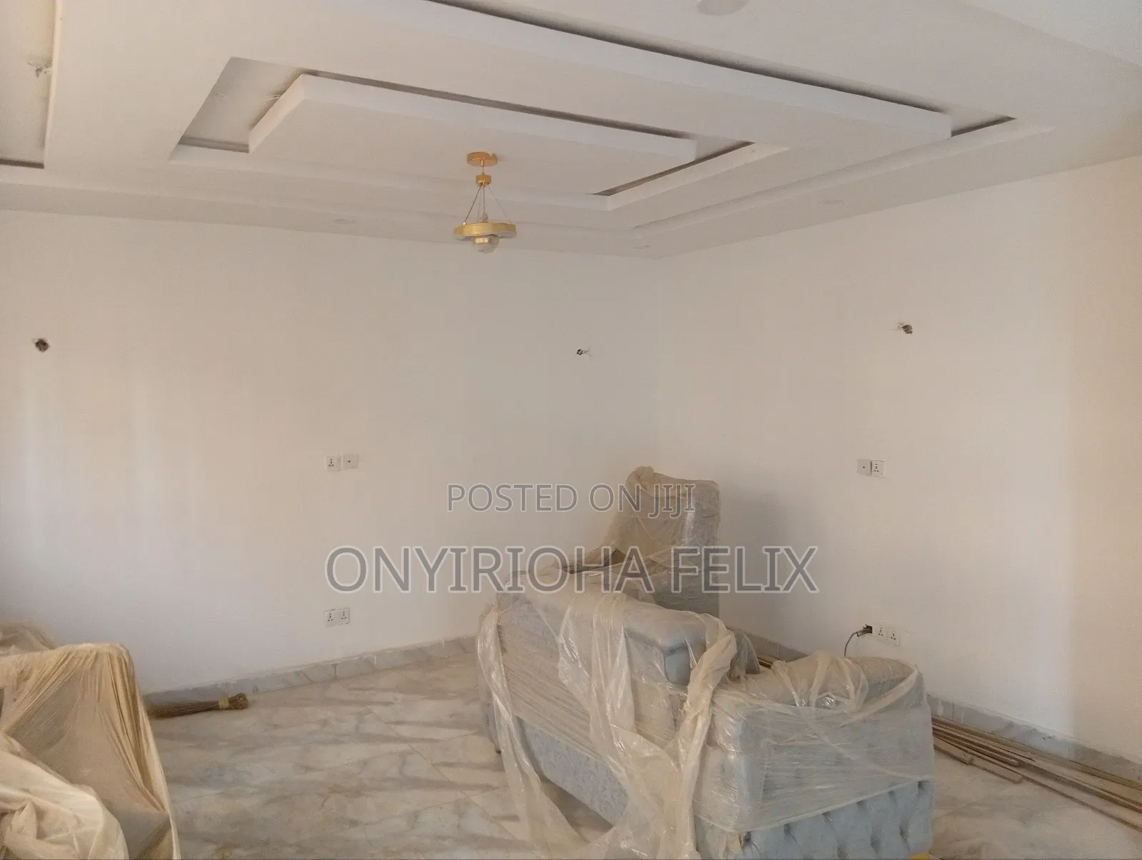 5bdrm Townhouse / Terrace in Gwarinpa Off 3Rd, Life Camp for rent