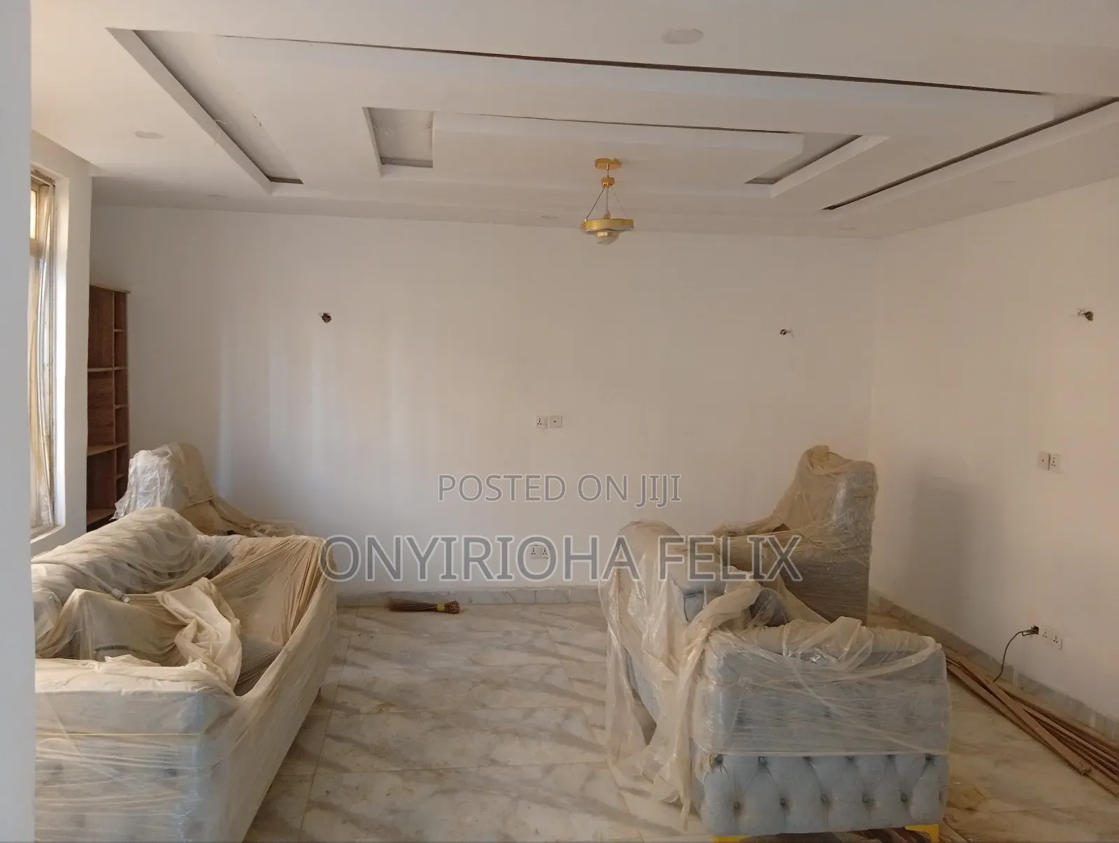 5bdrm Townhouse / Terrace in Gwarinpa Off 3Rd, Life Camp for rent