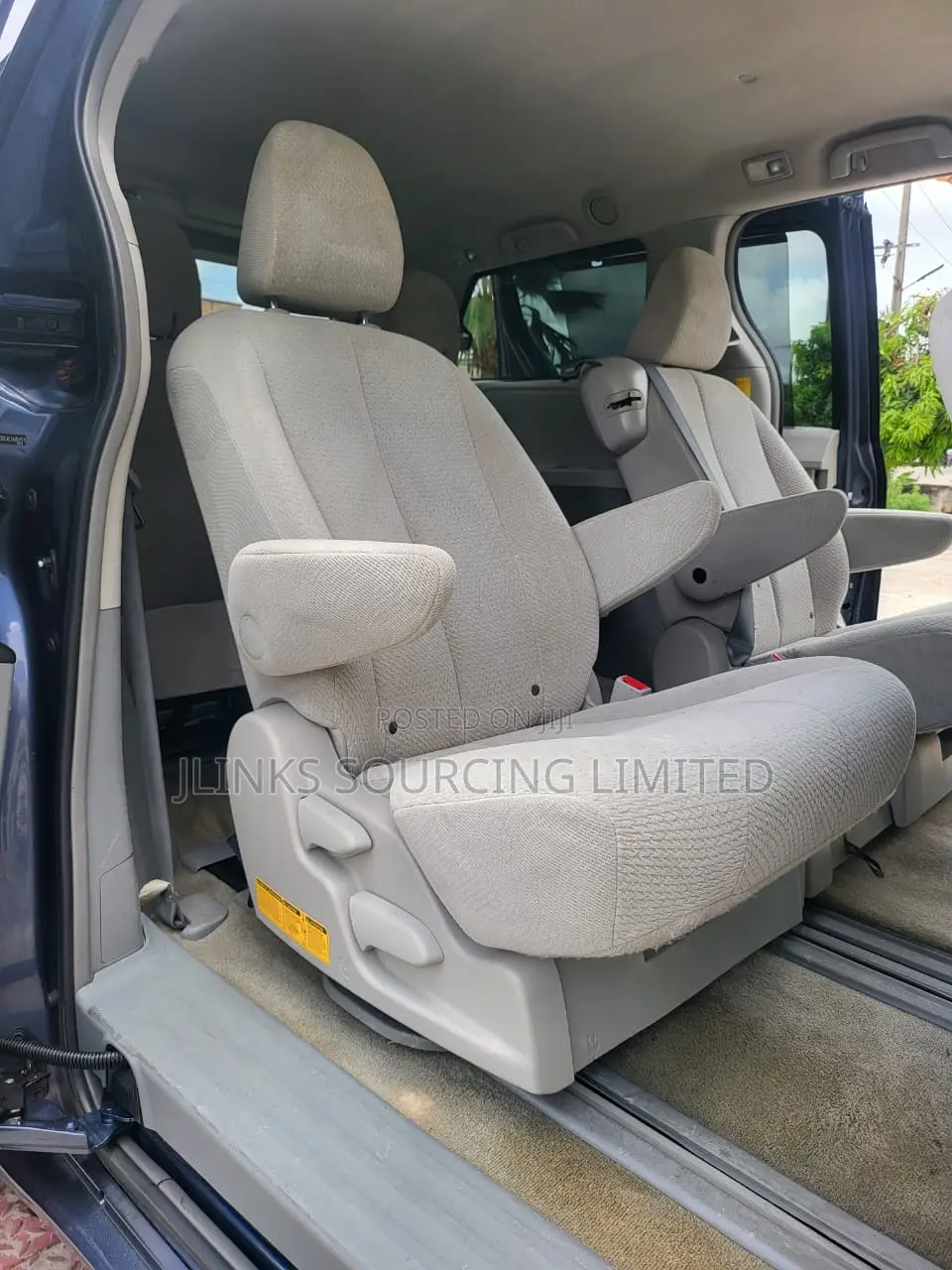 Toyota Sienna LE 7-Passenger Mobility 4dr Minivan (3.5L 6cyl 6A) 2014 Blue