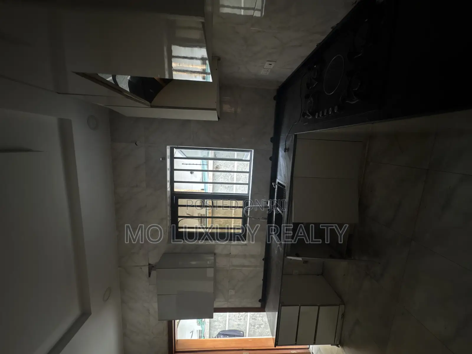 4bdrm Townhouse / Terrace in Jakande for rent