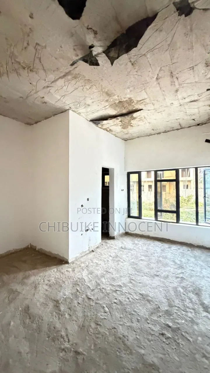 5 Bedroom Terrace Duplex Apartment in Apo Resettlement