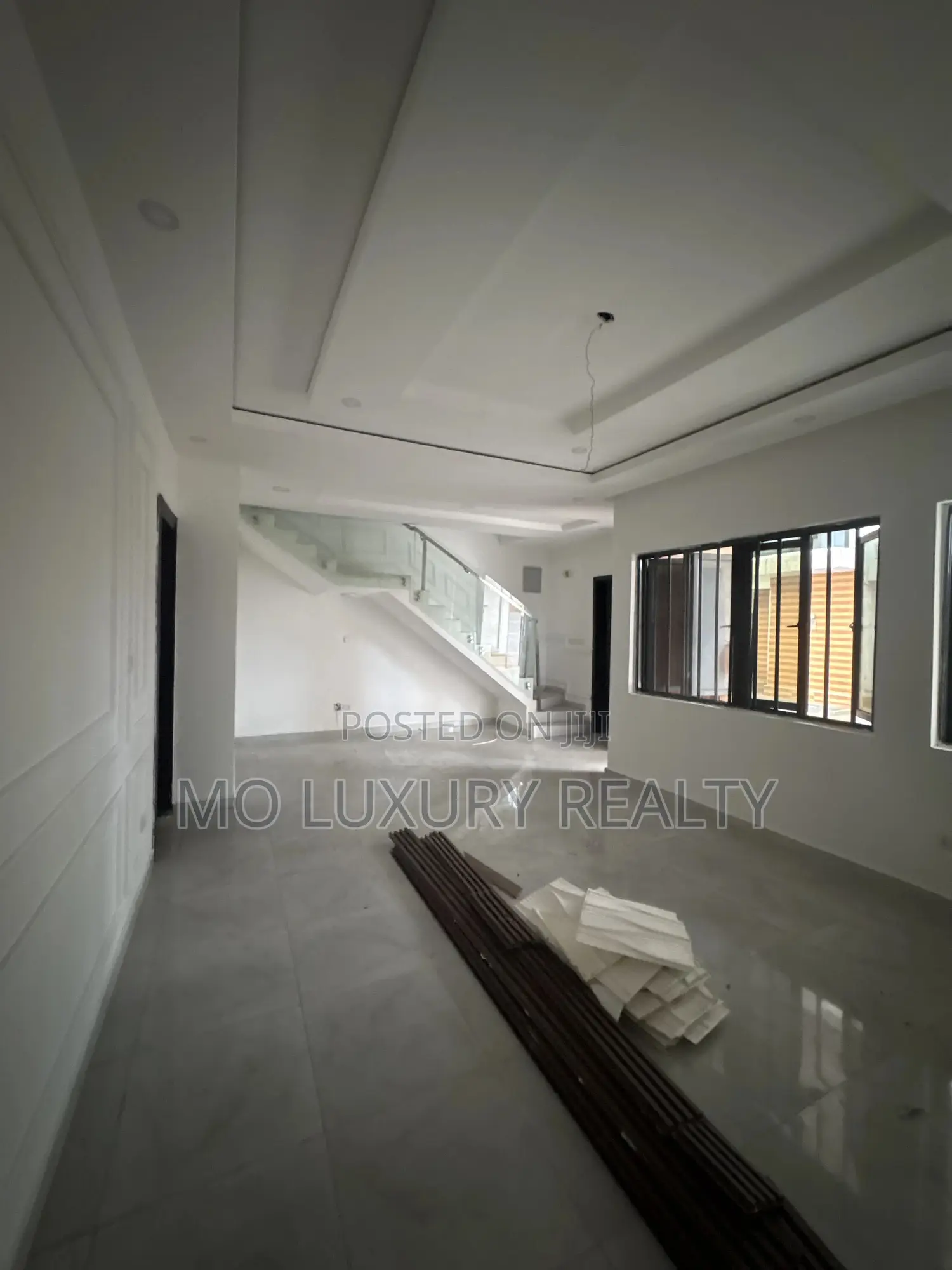 4bdrm Townhouse / Terrace in Jakande for rent