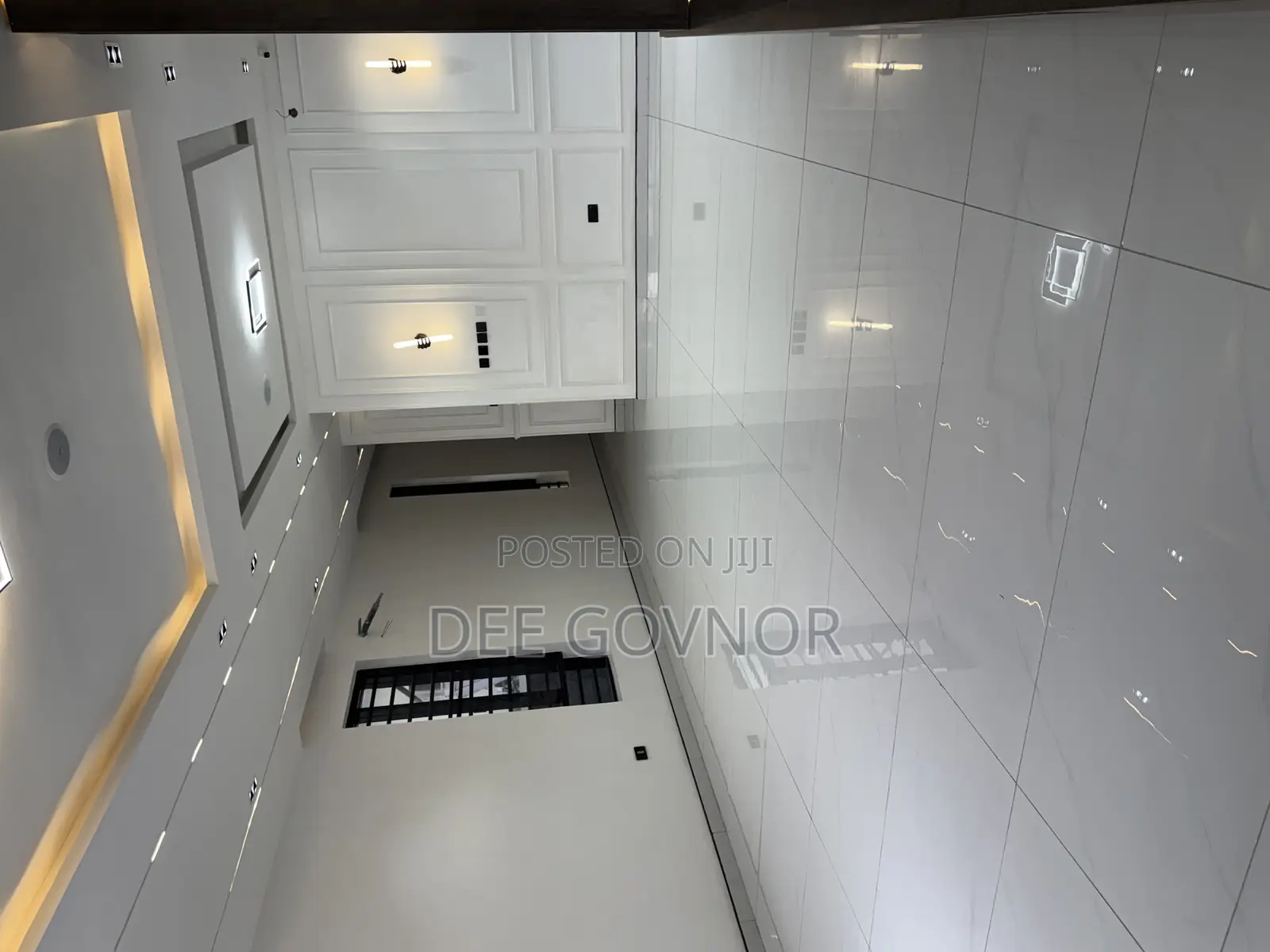 6bdrm Duplex in Mega Mon, Ikota for sale