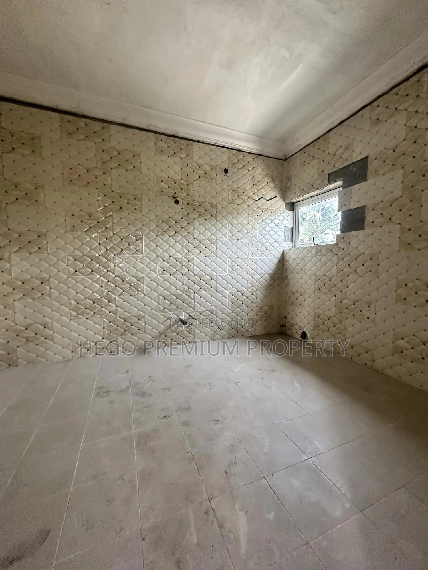 5bdrm House in Packland Estate, Okuru for sale