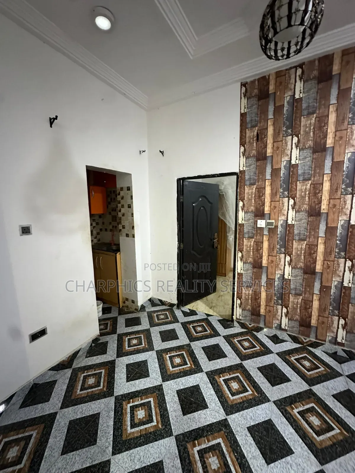Mini Flat in Osapa london for rent