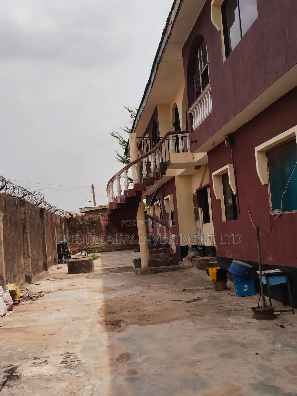 12bdrm House in Obafemi-Owode for sale