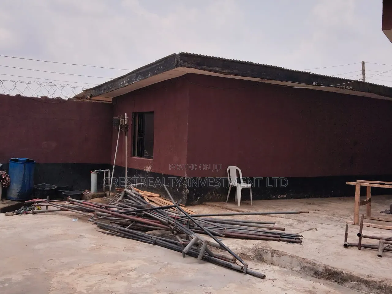 12bdrm House in Obafemi-Owode for sale