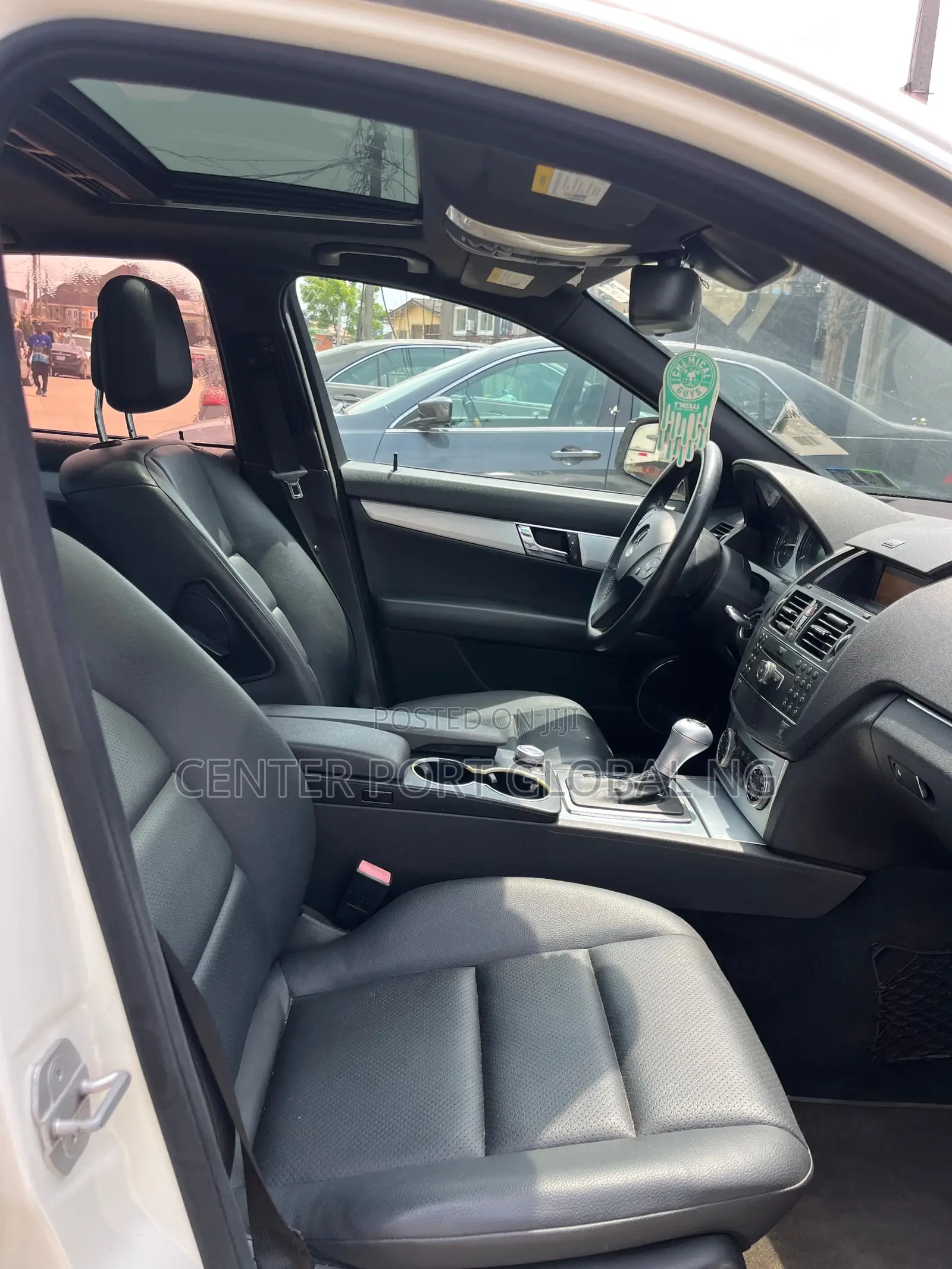Mercedes-Benz C300 Luxury Sedan AWD (3.0L 6cyl 7A) 2008 White