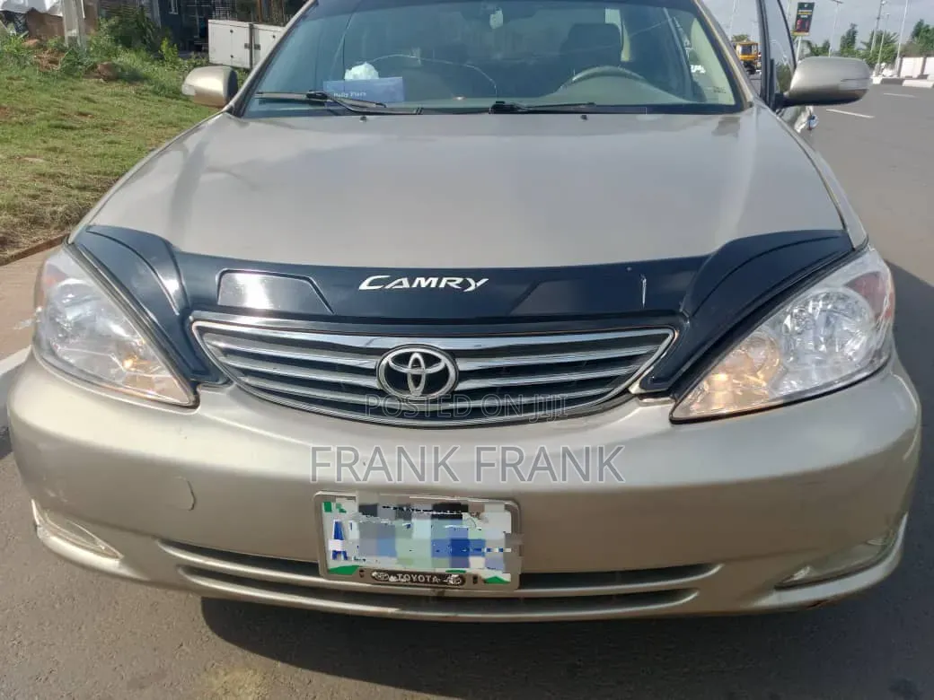Toyota Camry 2005 Gold