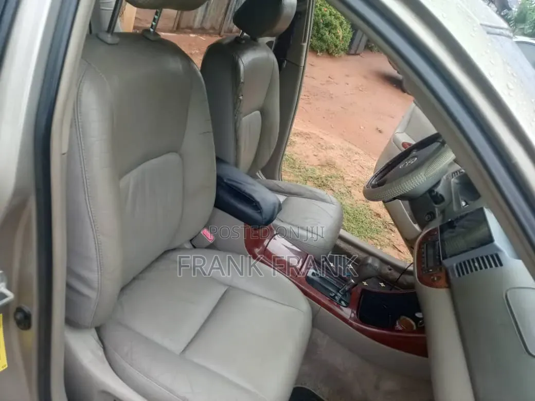 Toyota Camry 2005 Gold