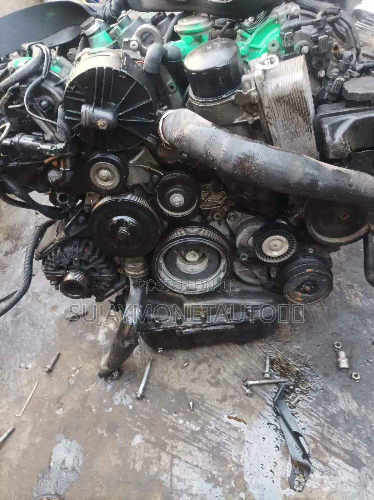 Mercedes Benz 164,272 Engine Modified as V6 Engine