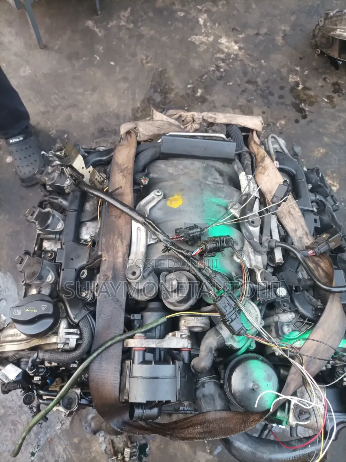 Mercedes Benz 164,272 Engine Modified as V6 Engine