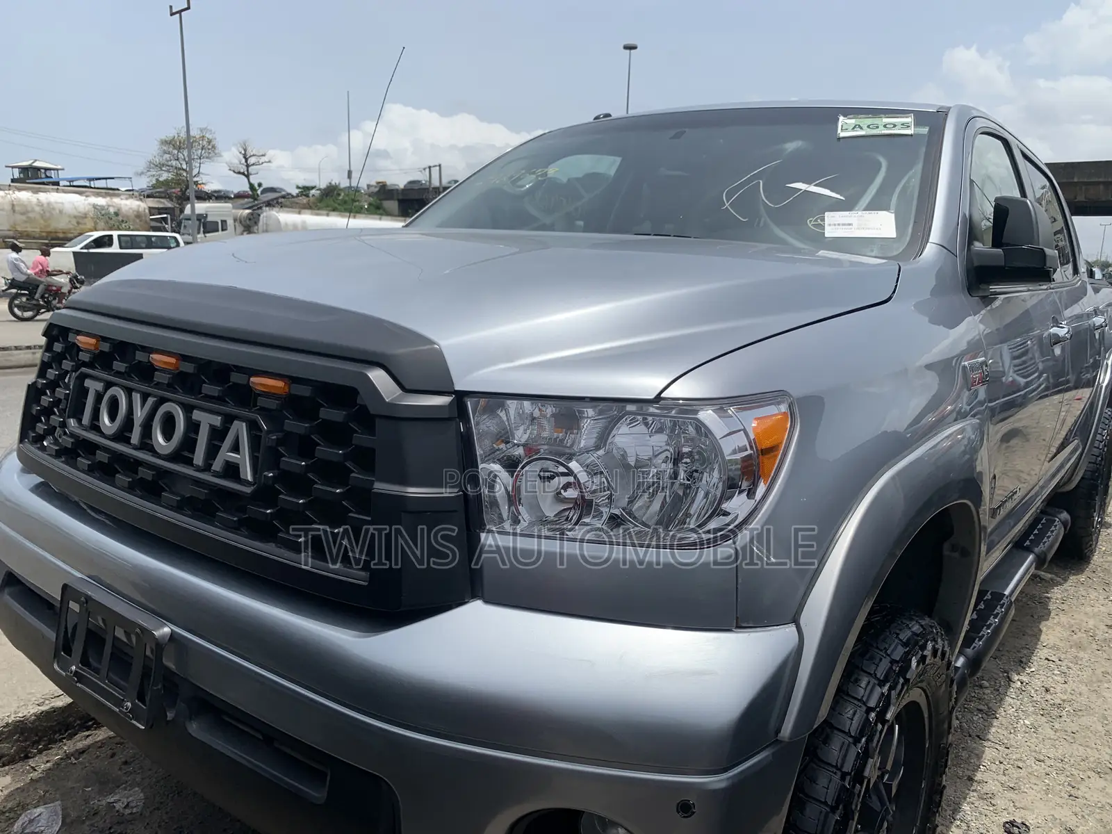 Toyota Tundra CrewMax 4x4 Platinum 5.7L V8 2013 Silver