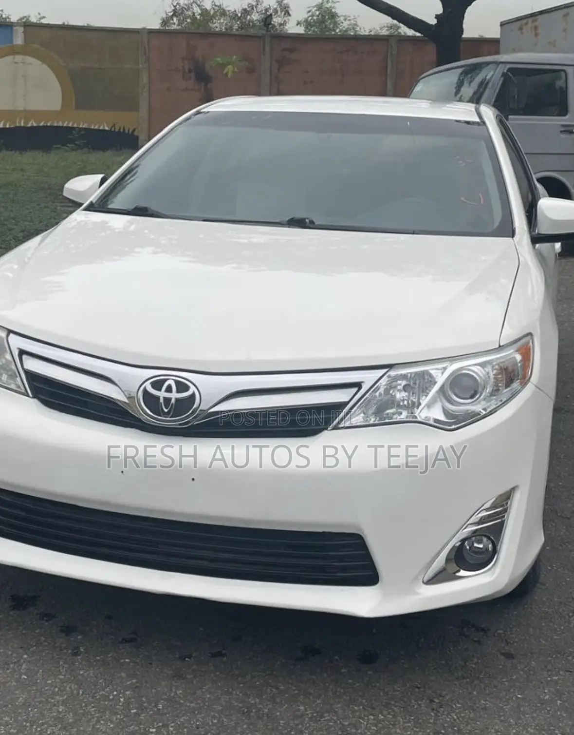 Toyota Camry LE 4dr Sedan w/Prod. End 11/13 (2.5L 4cyl 6A) 2014 White