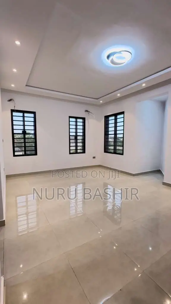 5bdrm Duplex in Legacy, Akobo for sale