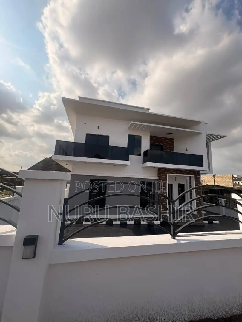 5bdrm Duplex in Legacy, Akobo for sale