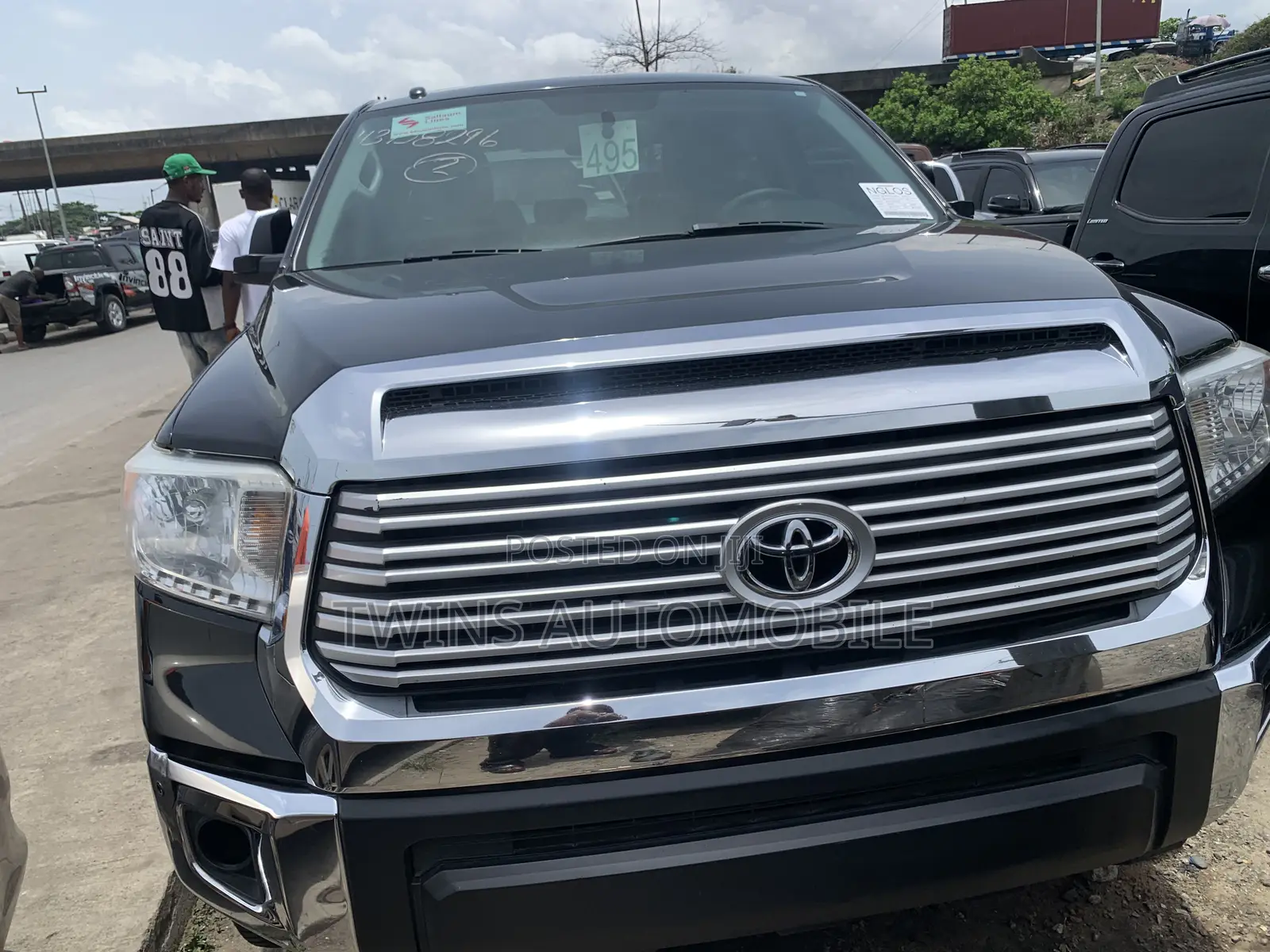 Toyota Tundra Limited 5.7L V8 4x4 Double Cab 6.6 ft. box 145.7 in. WB