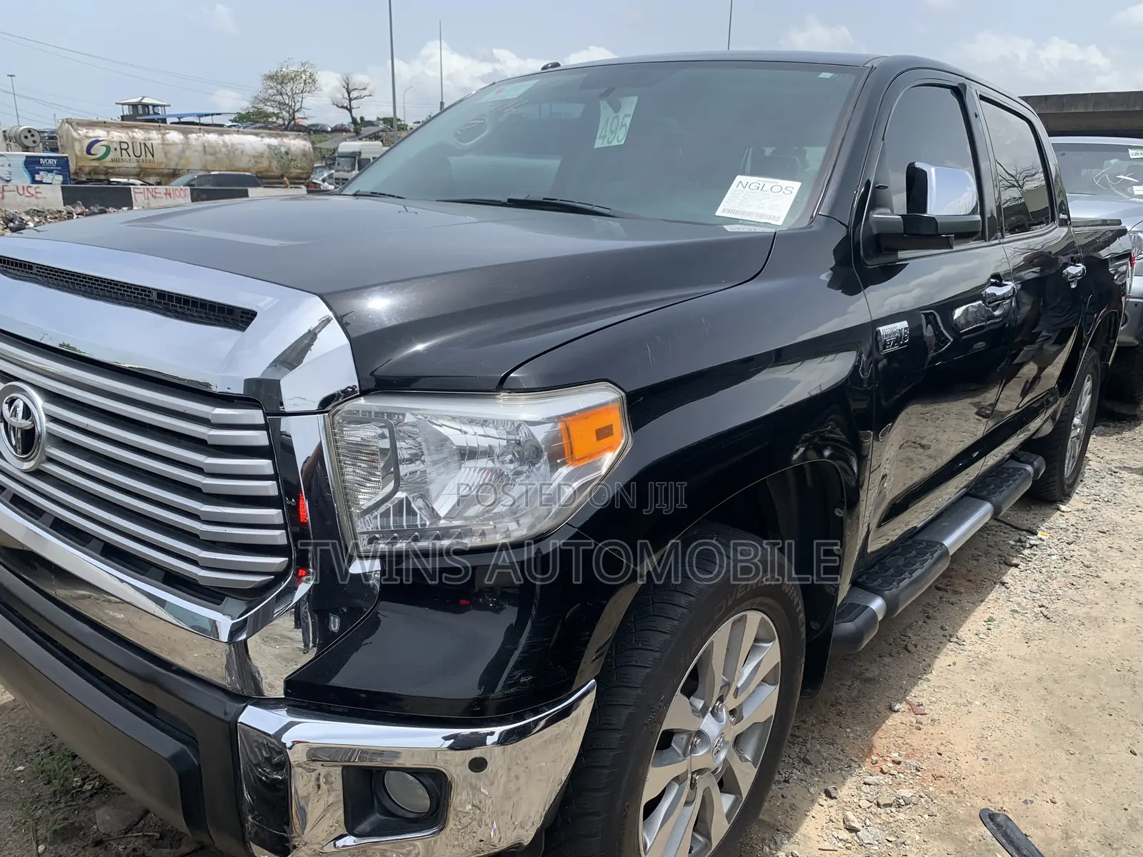 Toyota Tundra Limited 5.7L V8 4x4 Double Cab 6.6 ft. box 145.7 in. WB