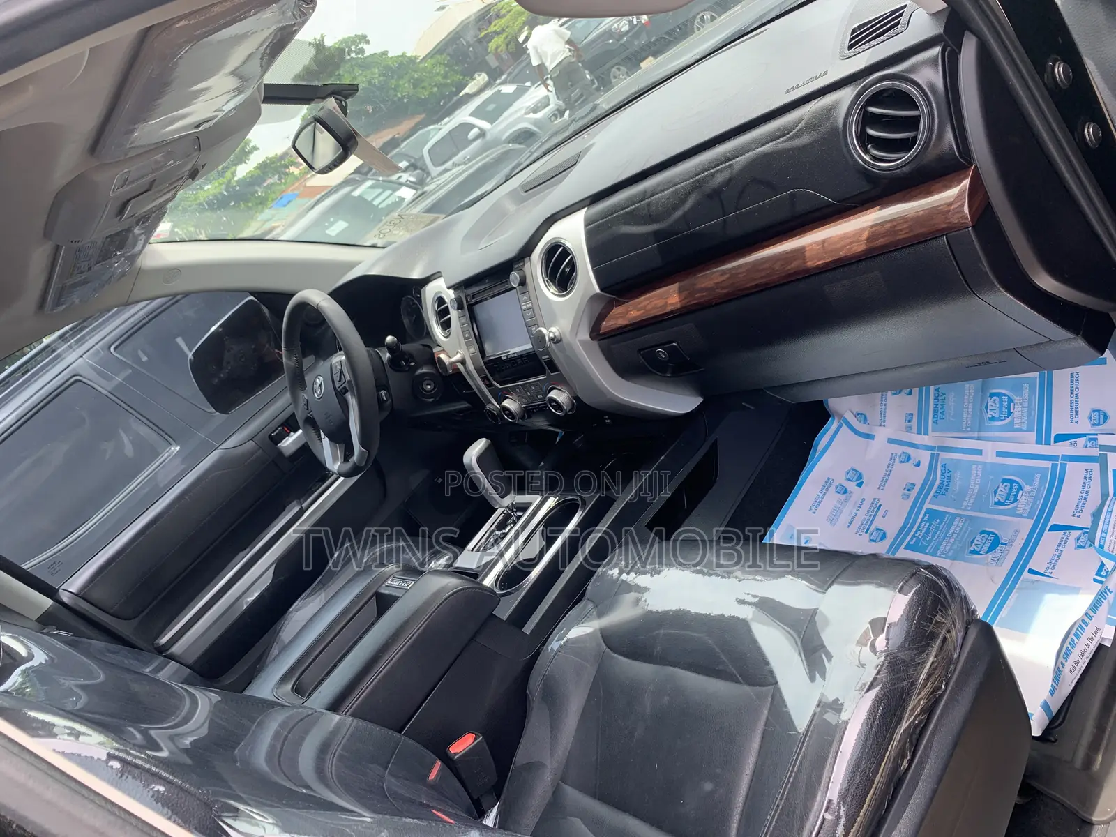 Toyota Tundra Limited 5.7L V8 4x4 Double Cab 6.6 ft. box 145.7 in. WB