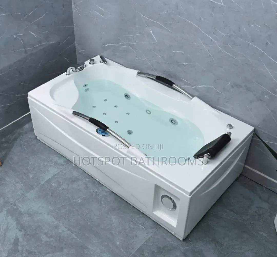Single Jacuzzi
