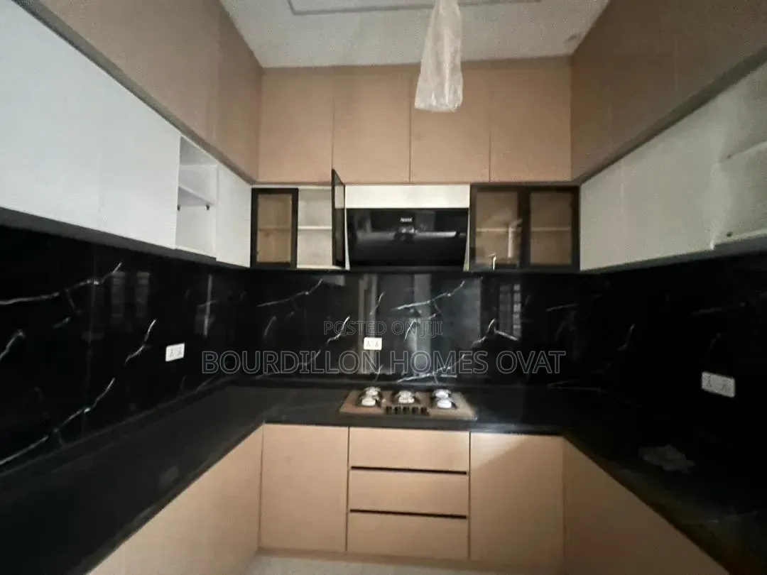 4bdrm Duplex in Thomas Estate Ajah for sale