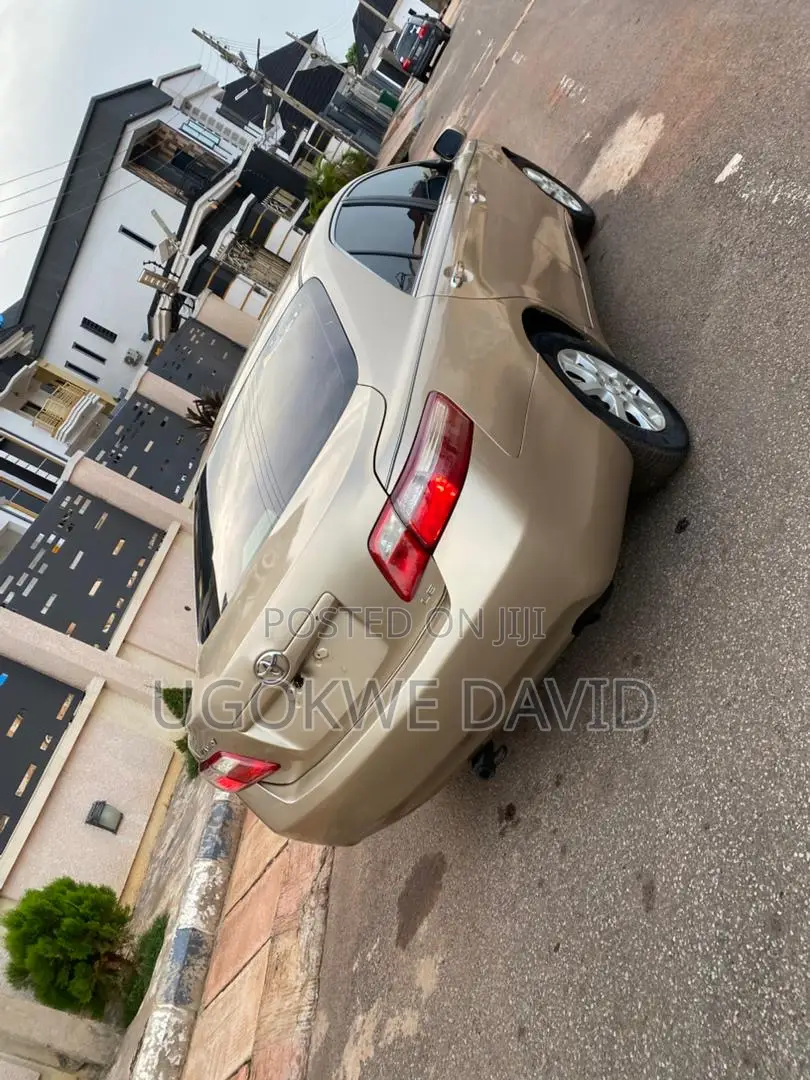 Toyota Camry 2010 Gold