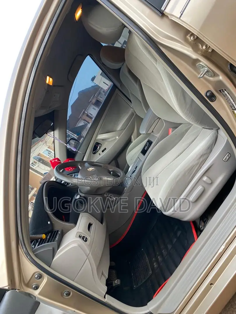 Toyota Camry 2010 Gold