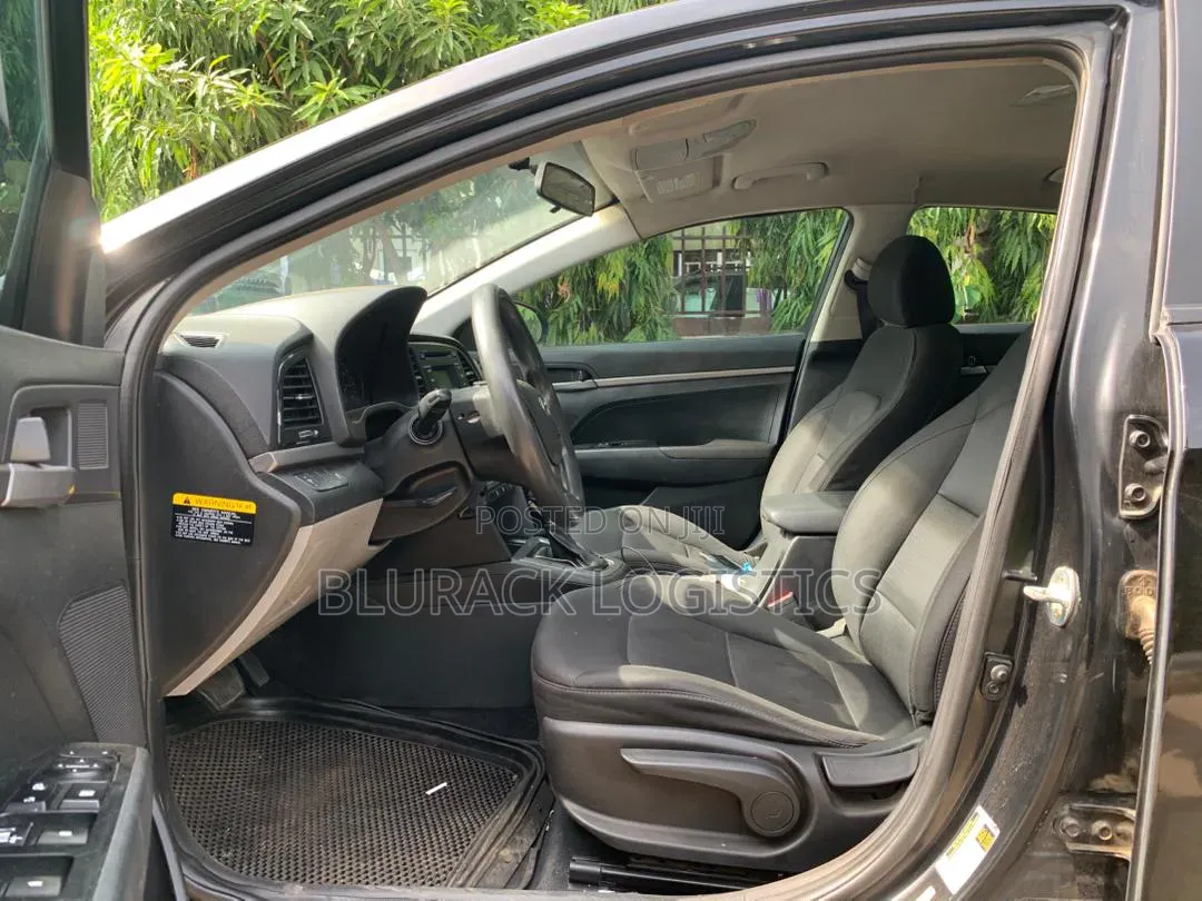 Hyundai Elantra 2018 Black