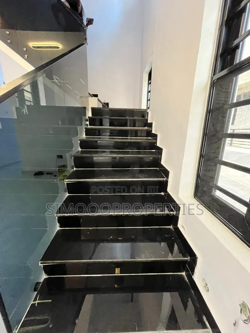 4bdrm Duplex in Beachwood, Bogije for sale
