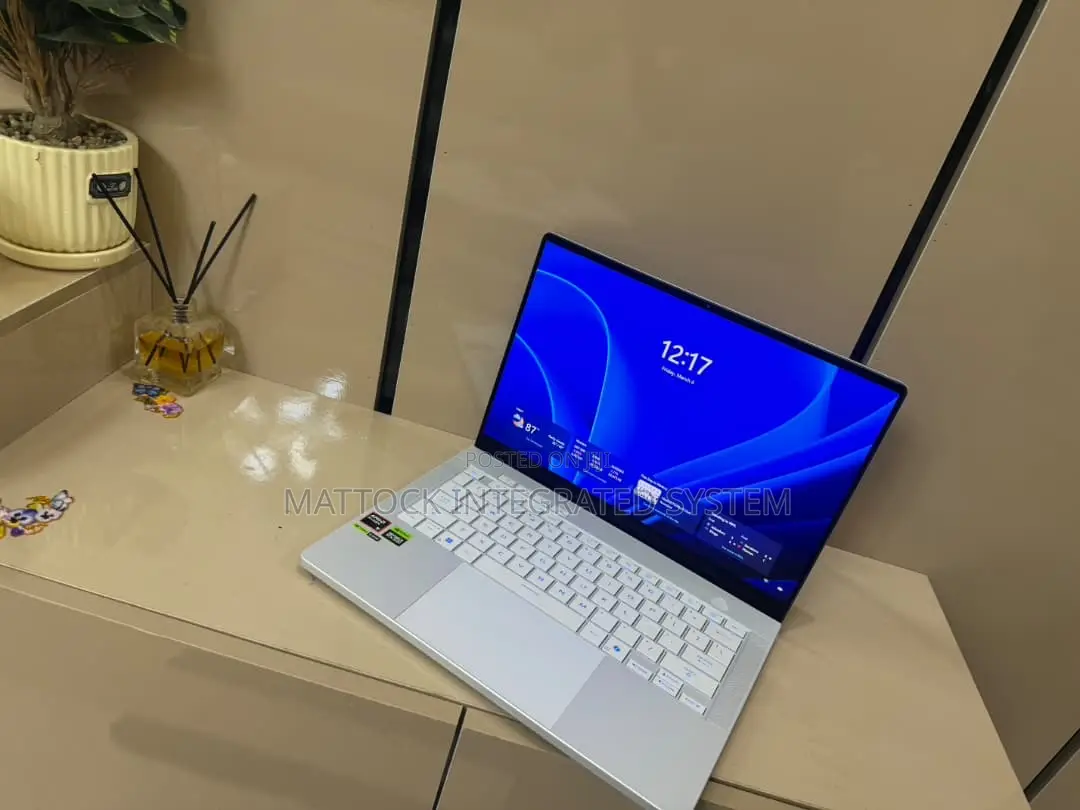 Laptop Asus ROG Zephyrus G14 16GB AMD Ryzen 9 SSD 1T
