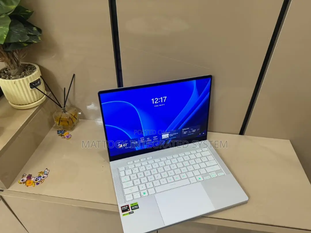 Laptop Asus ROG Zephyrus G14 16GB AMD Ryzen 9 SSD 1T