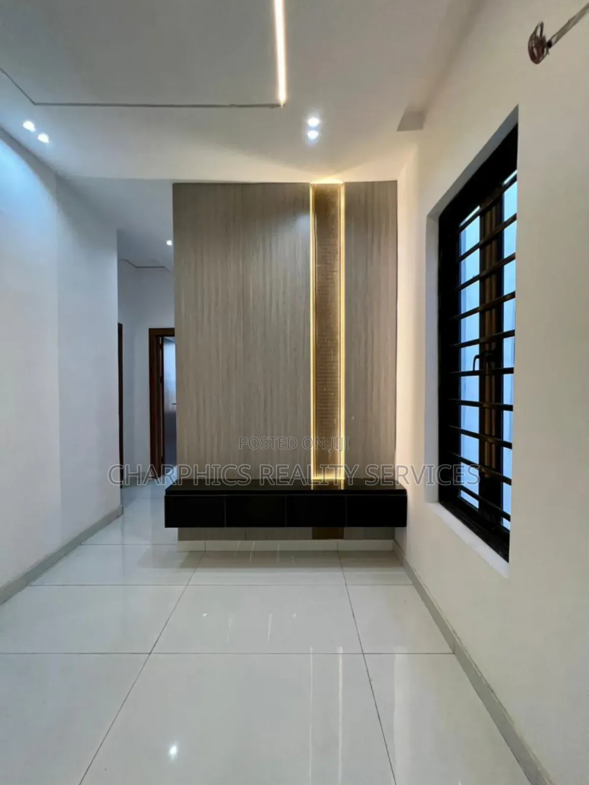 5bdrm Duplex in Off Lekki-Epe Expressway for sale