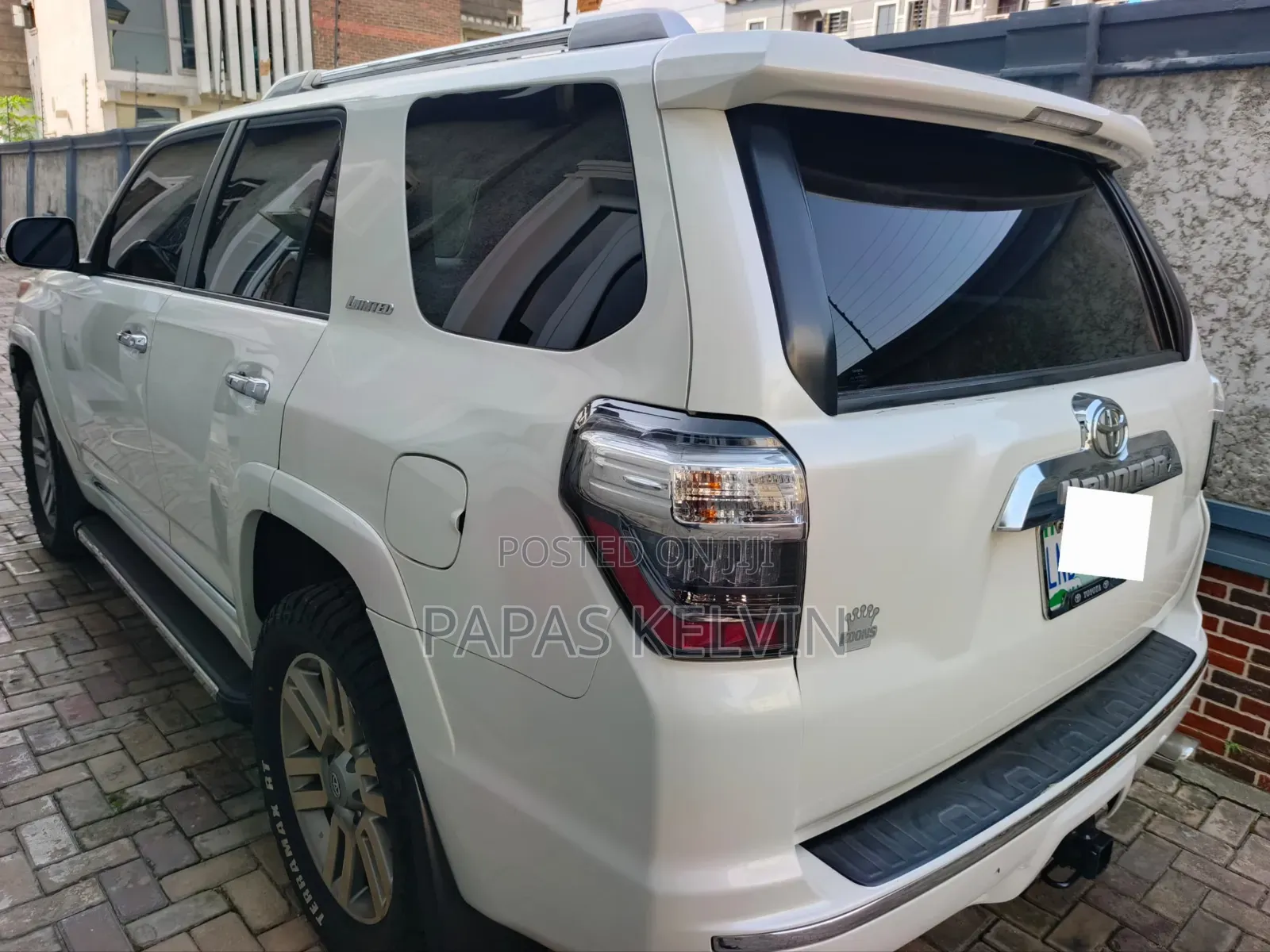Toyota 4-Runner Limited 4WD 2011 White